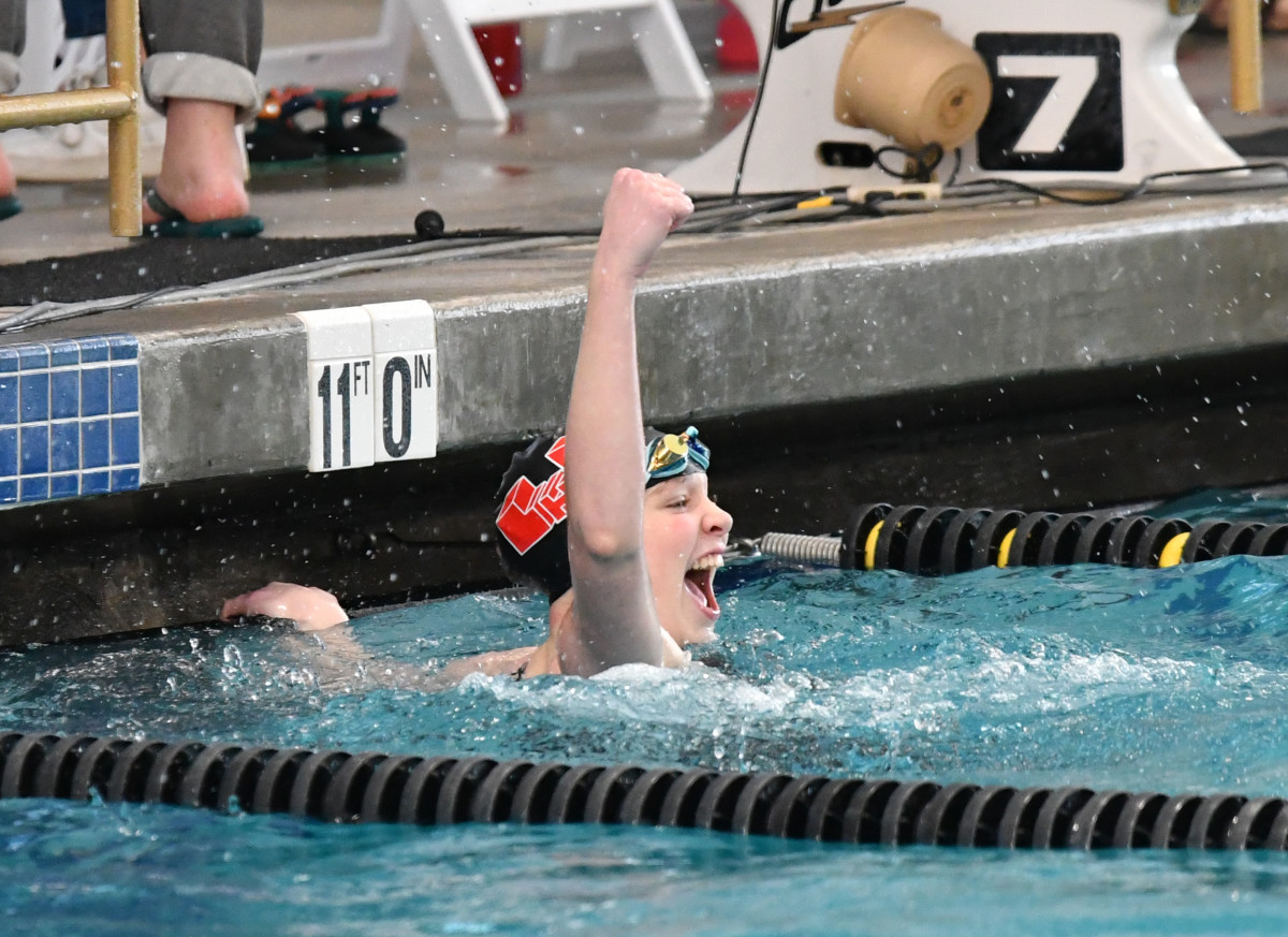 18.girls_100breast